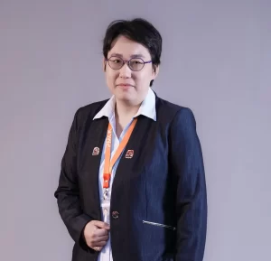 Dr Esther Lee 